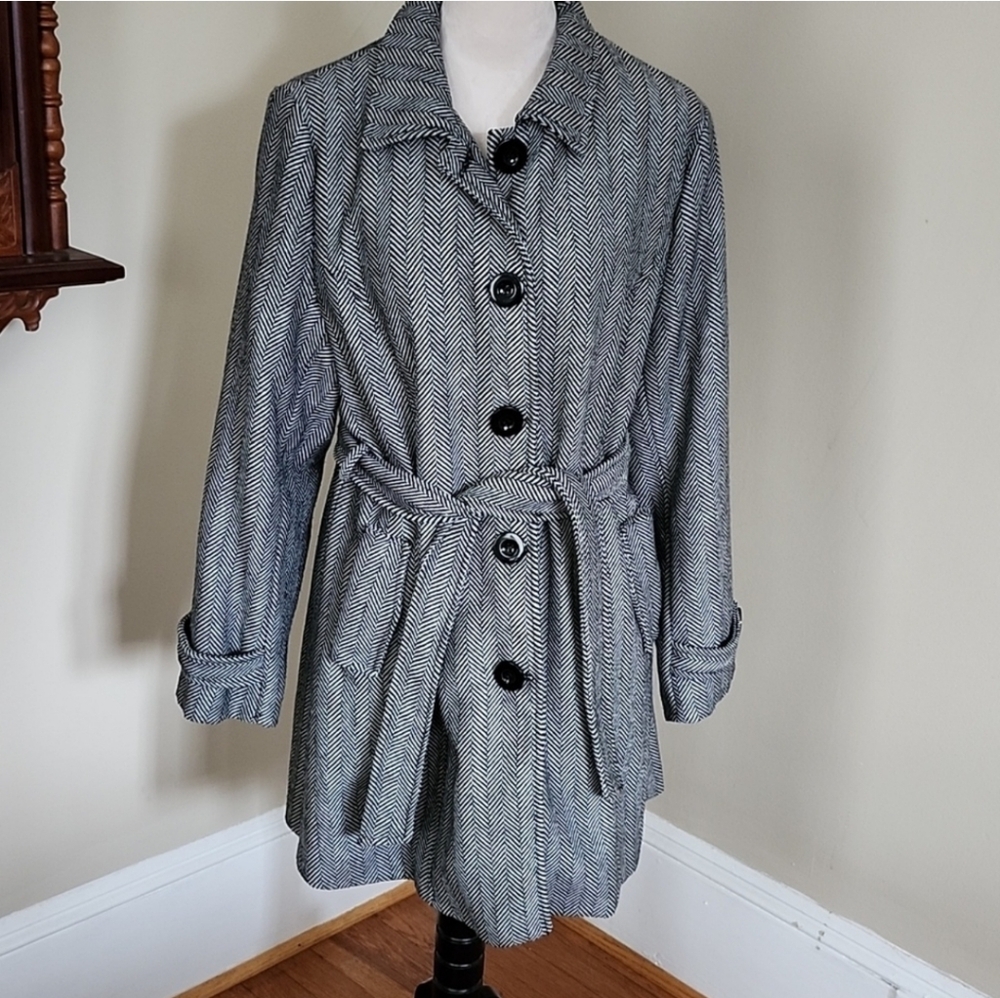 Wool mix houndstooth print coat